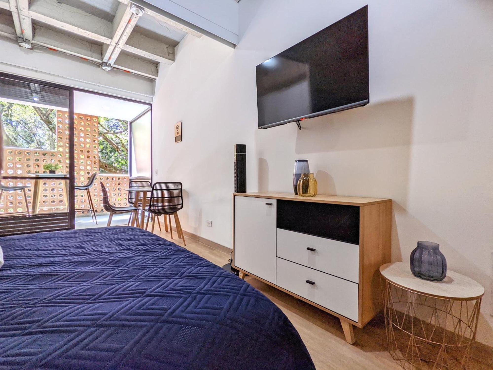 Modern Loft Private Patio Apartamento